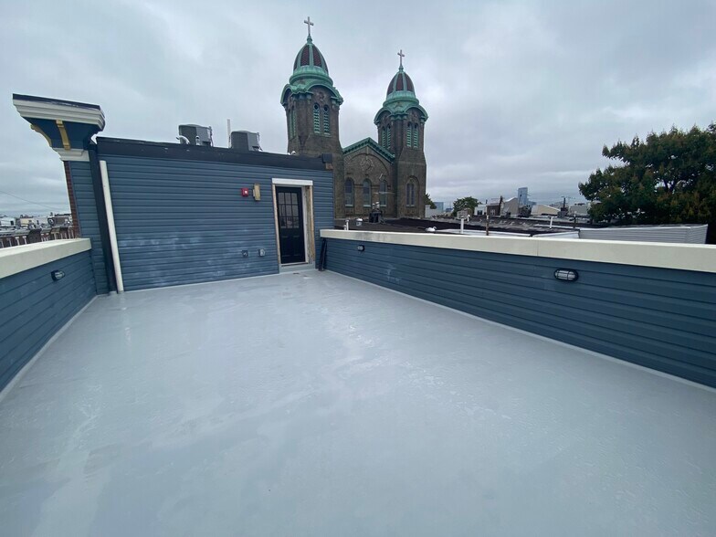 Building Photo - 1649 S 17th St