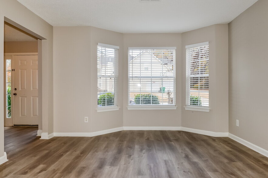 Building Photo - 6686 Pole Creek Dr