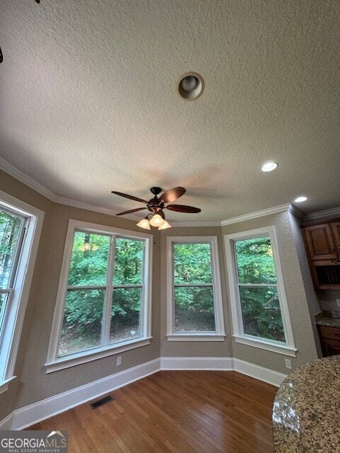 Building Photo - 207 Lakeview Ct