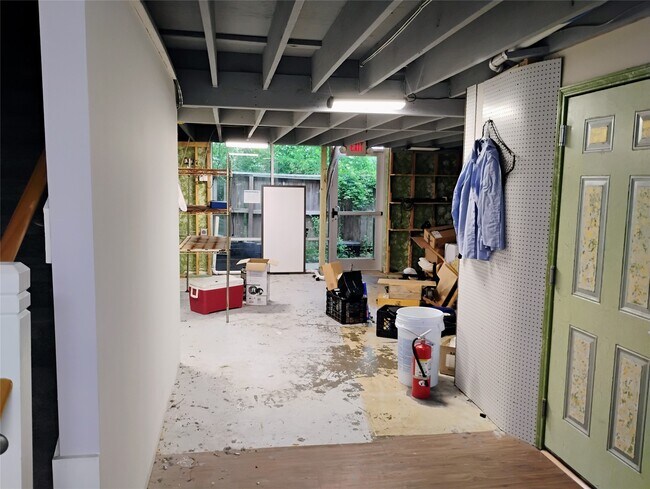 Building Photo - 9788 Clarewood Dr