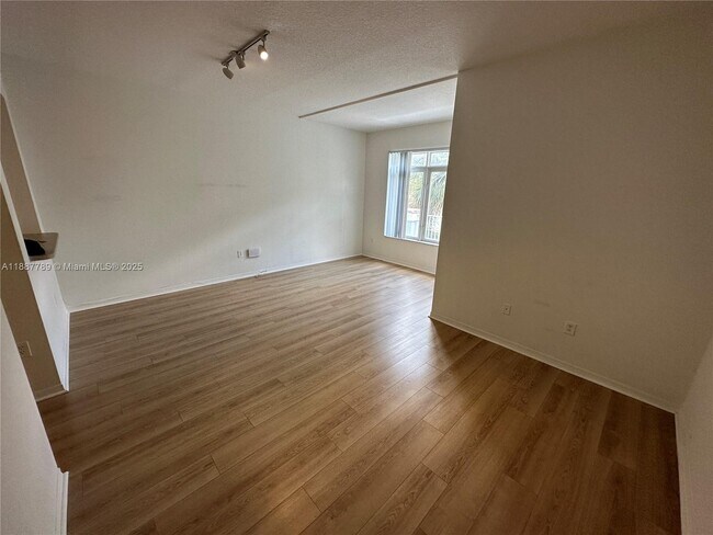 Building Photo - 1200 Town Center Dr