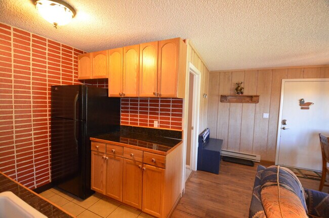 Building Photo - Year lease! Views of Quandary!