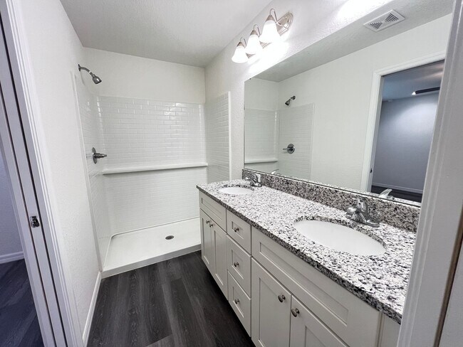 Building Photo - GREAT 3 BD/2BA Home in Ocklawaha!!