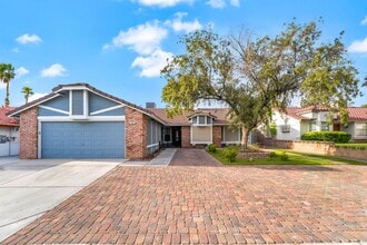 Building Photo - Spacious Single-Story Living with Oversized Lot and Dual Living Areas!