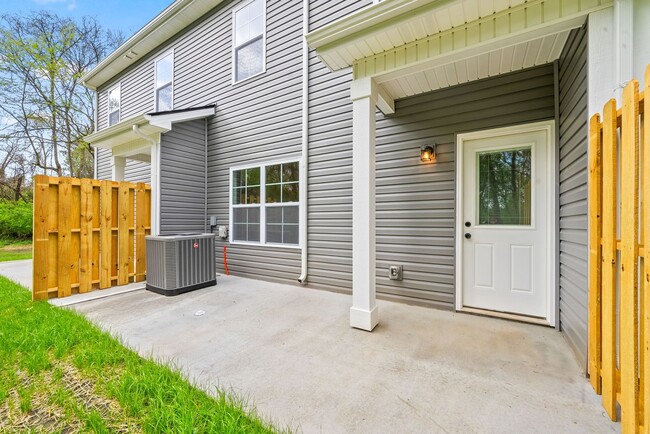 Building Photo - New Construction! GARBAGE/LAWN INCLUDED! N...