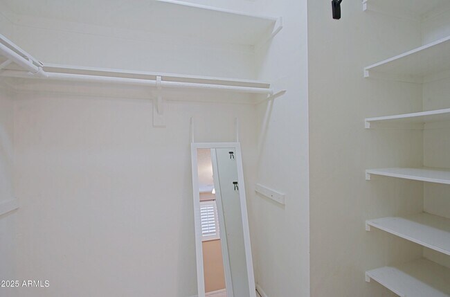 Building Photo - 4526 W Altadena Ave