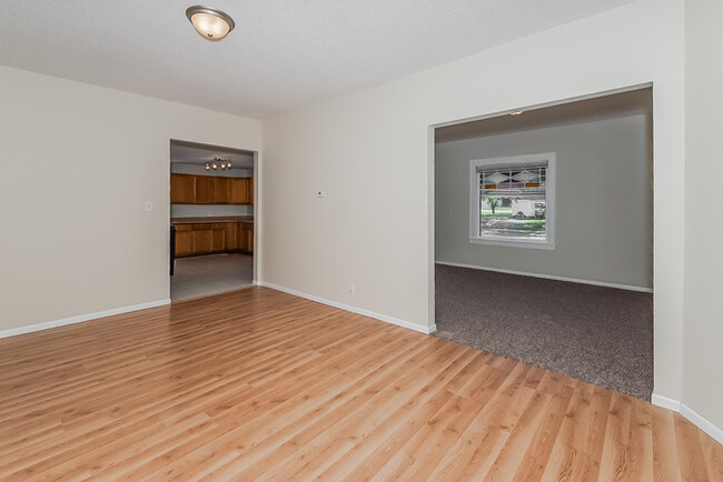 Building Photo - COMING SOON!! Perfect 3 Bed, 1.5 bathroom ...