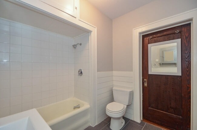 Building Photo - 1206 Missouri St