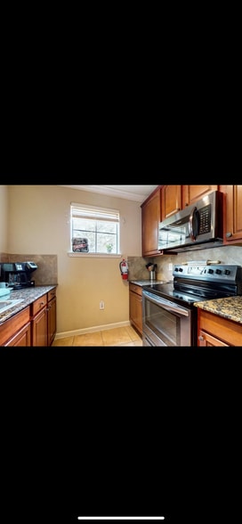 Building Photo - 901 Charo Pky