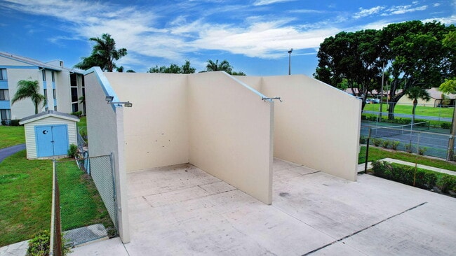 Building Photo - 1001 Green Pine Blvd