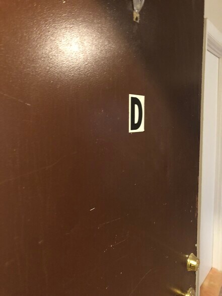 Building Photo - 528 Kuethe Rd NE