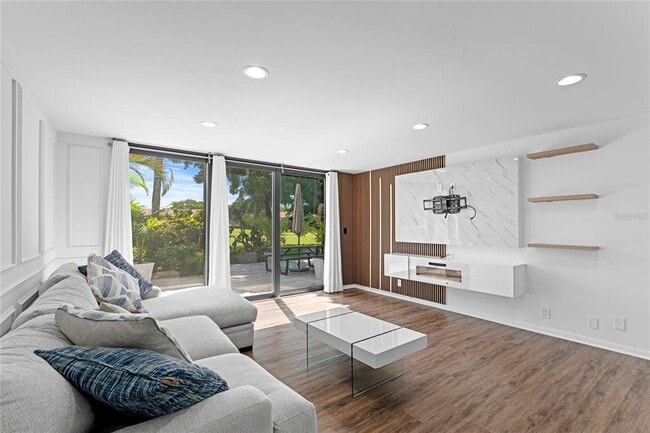 Building Photo - 4469 Luxemburg Ct