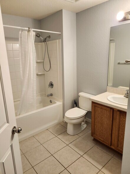 Building Photo - 4170 SW 43rd Cir