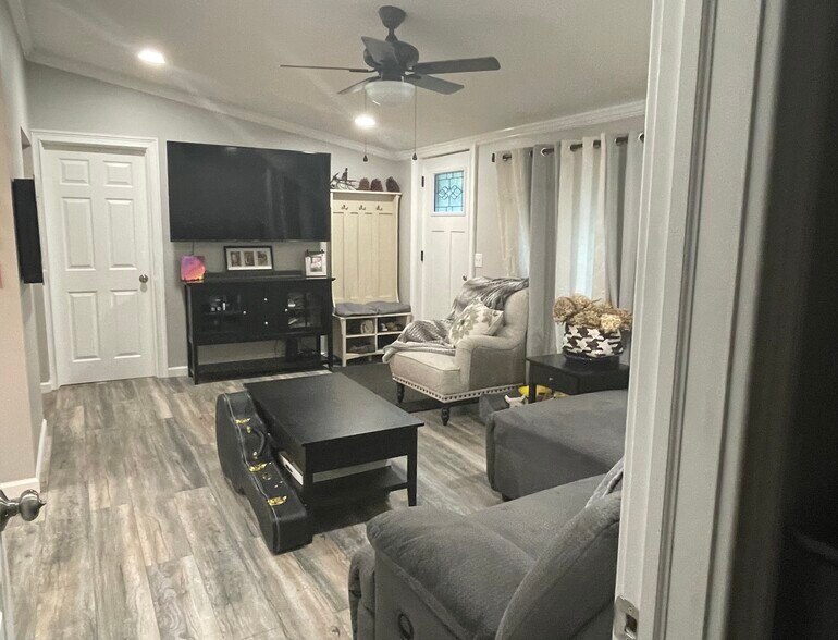 Building Photo - 5 Imperato Ct