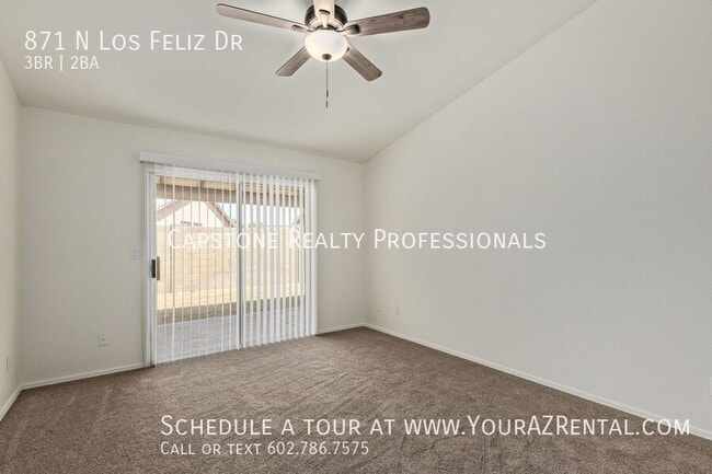 Building Photo - 871 N Los Feliz Dr