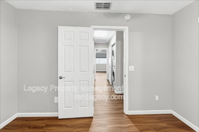 Building Photo - 5606 Hamilton St