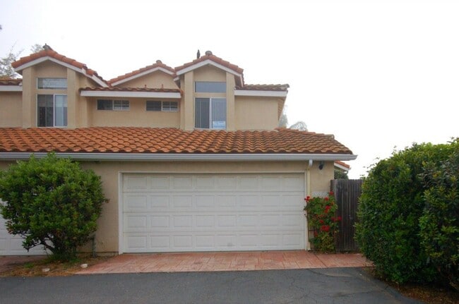Building Photo - Gorgeous 3 Bedroom Home in Encinitas!