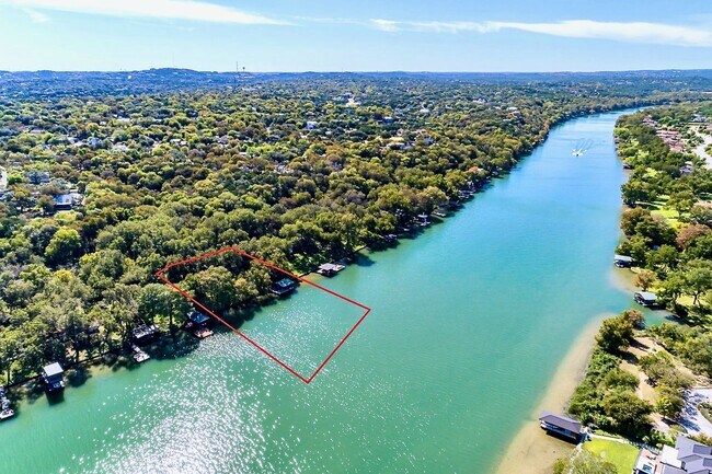 Building Photo - *** Lake Austin House * Waterfront * Lush 2 Acre Yard w/ Boat Dock * Pet Friendly * Fully Furnish...