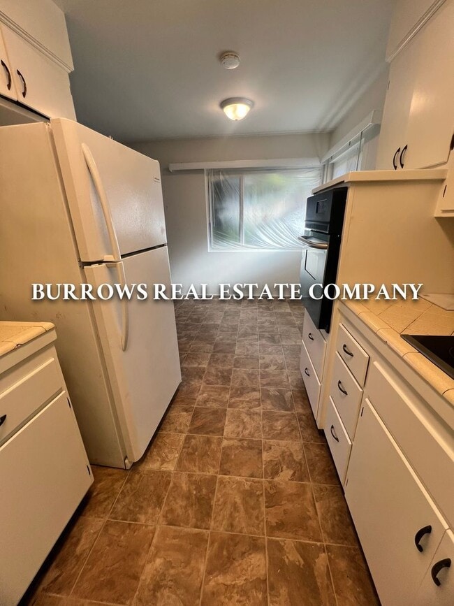 Building Photo - Single story 2 bedroom, 1 bathroom apartment in Ventura