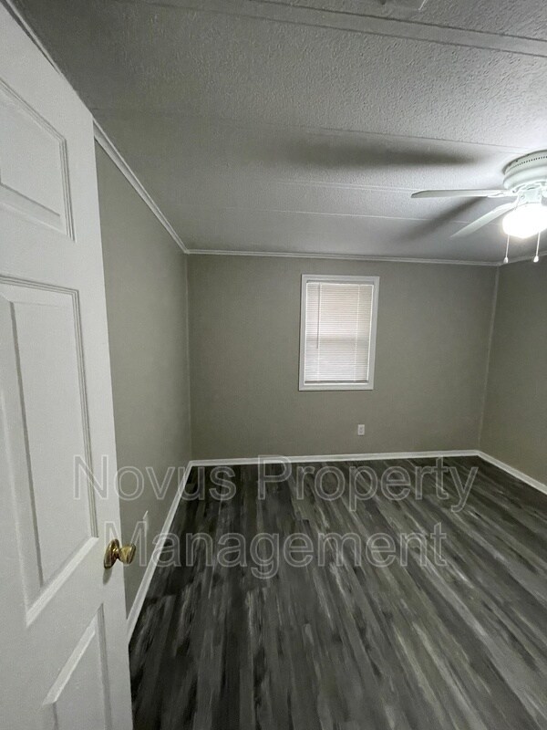 Building Photo - 60 Gees Ln