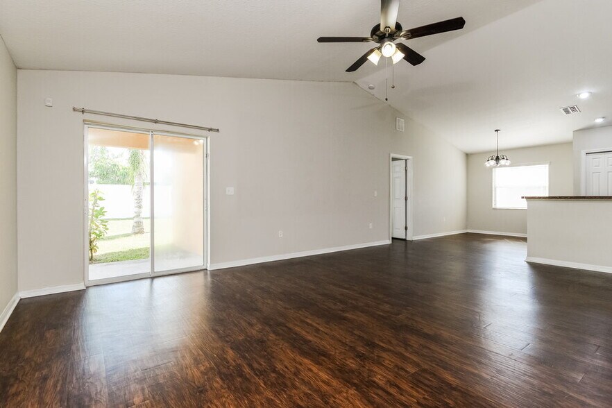 Building Photo - 2533 Bobby Lee Ln