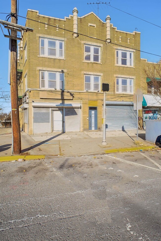 Primary Photo - 2321 John F. Kennedy Blvd