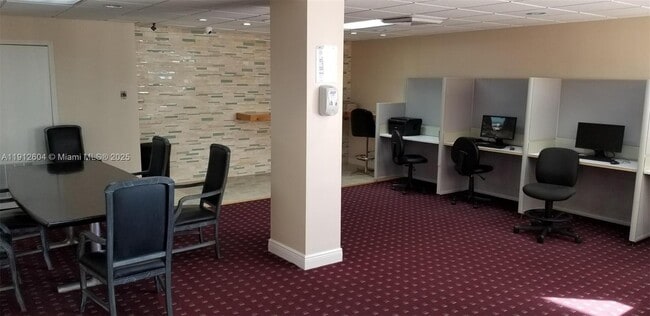 Building Photo - 2101 S Ocean Dr