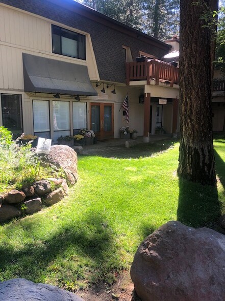 Primary Photo - 120 Country Club Dr