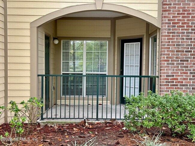 Building Photo - 7800 Point Meadows Dr