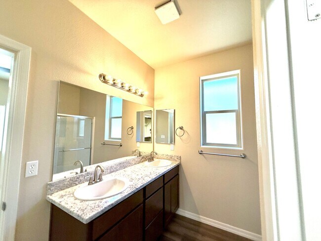 Building Photo - New Construction 3 Bed / 2 Bath Home with ...
