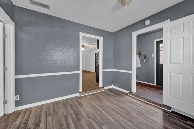 Building Photo - 2918 S Dallas St