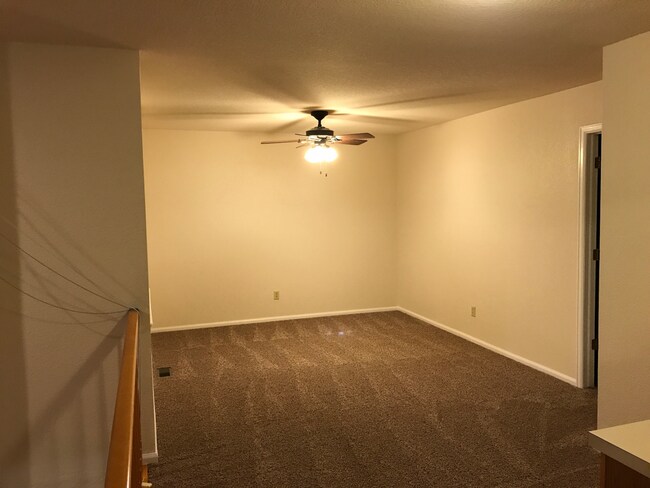 Building Photo - Single Family home located in Desirable Home Farms neighborhood