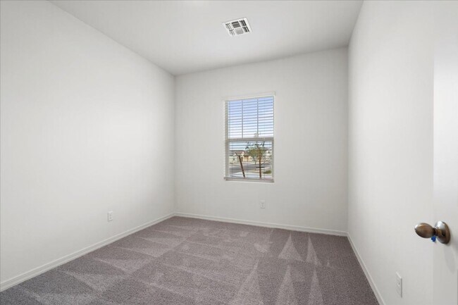 Building Photo - 4 Bedroom Home with Mountain Views Now Available!!!