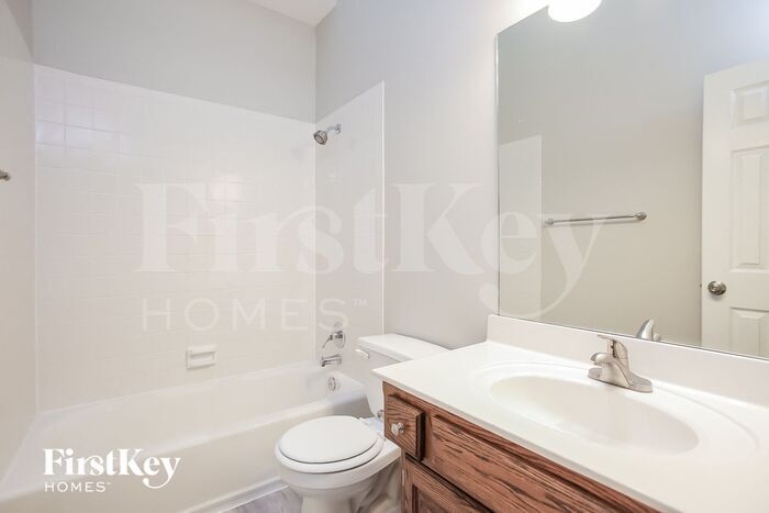 Building Photo - 5001 NW 90th St