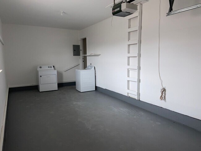 Building Photo - Ada, OK