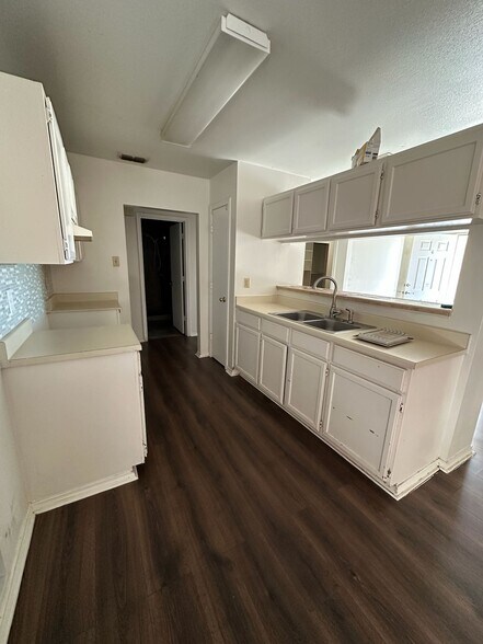 Building Photo - 3334 Aberdeen Loop