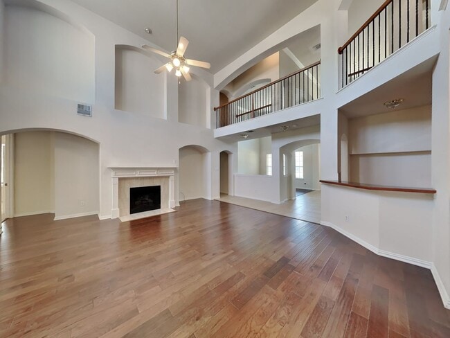 Building Photo - ENCHANTING 5 BEDROOM IN FRISCO!