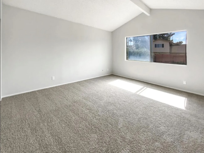 Building Photo - 5989 Chaumont Dr
