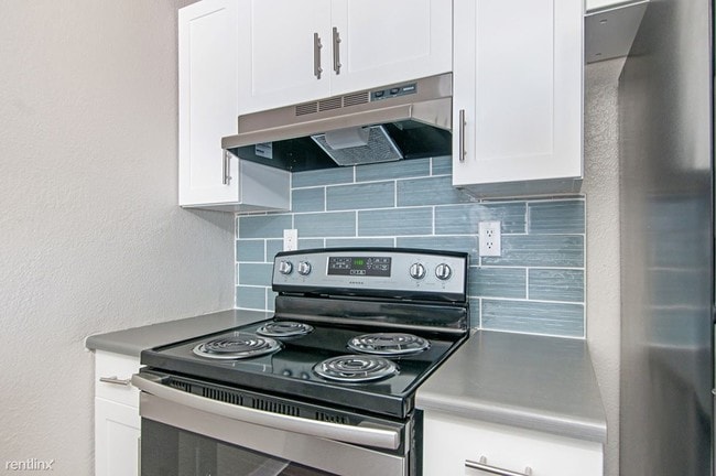 Building Photo - 8517 Paradise Valley Rd