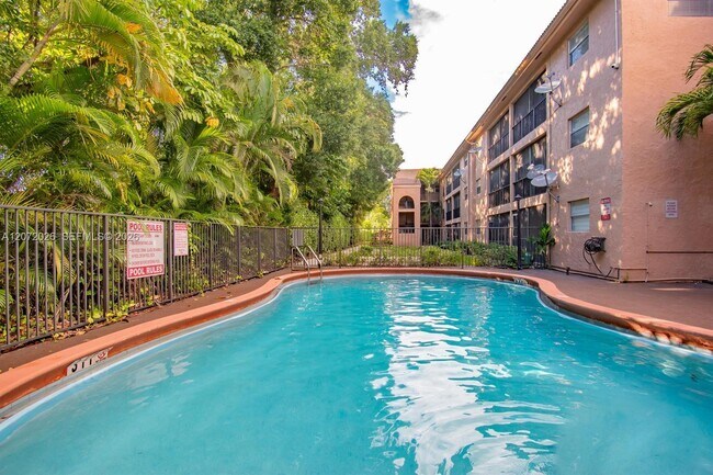 Building Photo - 2700 Coral Springs Dr