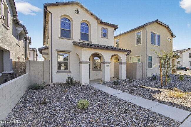 Primary Photo - 1218 W Sparrow Dr