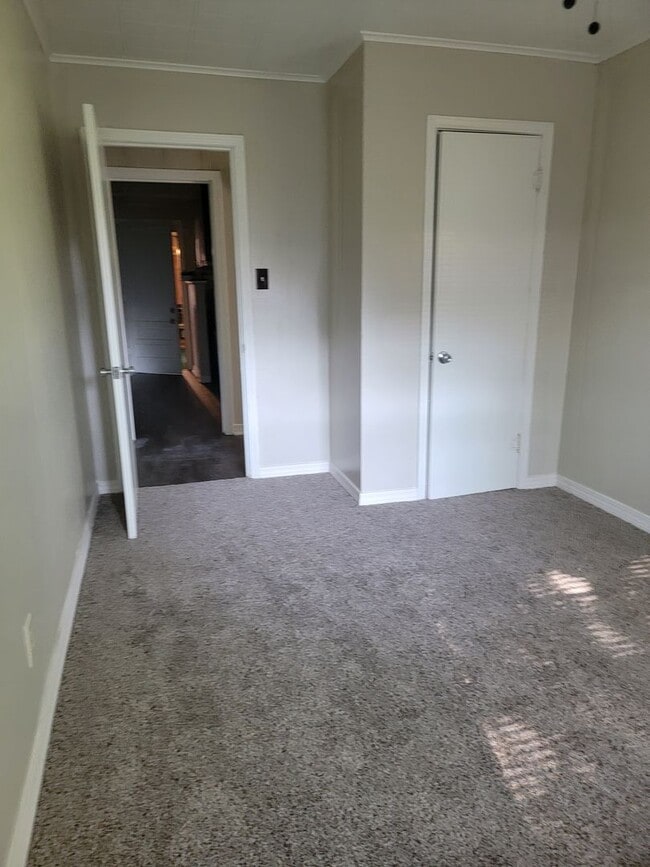 Building Photo - $300 Off 1st Month Special
