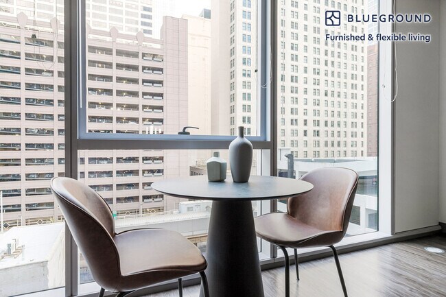 Building Photo - 215 W Lake St