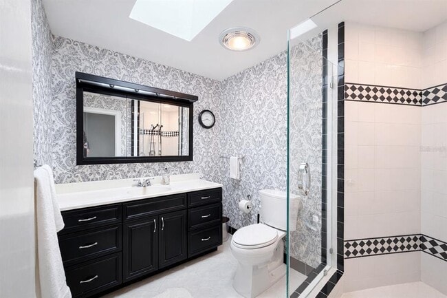 Building Photo - 615 Harbor Is