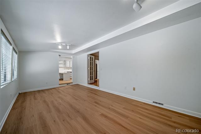 Building Photo - 3124 S Vine Ct