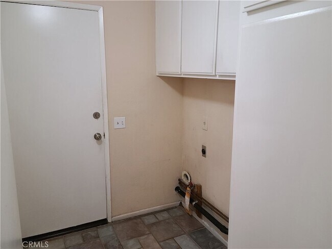 Building Photo - 998 Ashford Cir