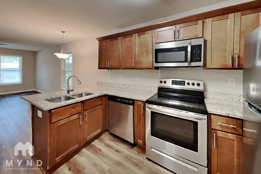 Building Photo - 2434 Bellview Ave NW