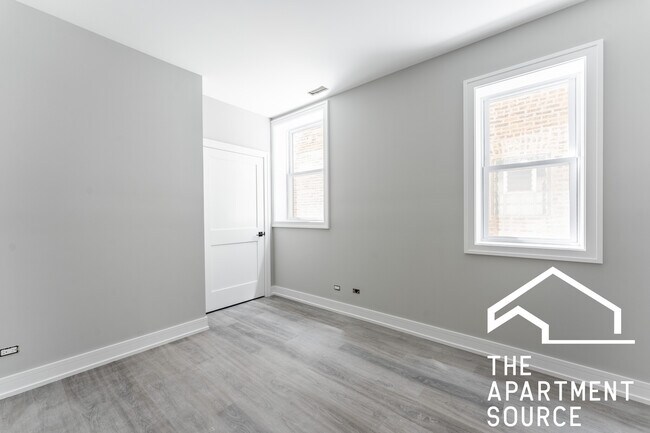 Building Photo - 4319 N Francisco Ave