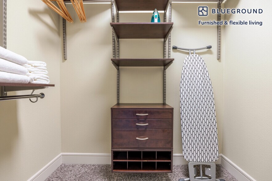 Building Photo - 214 Barton Springs Rd