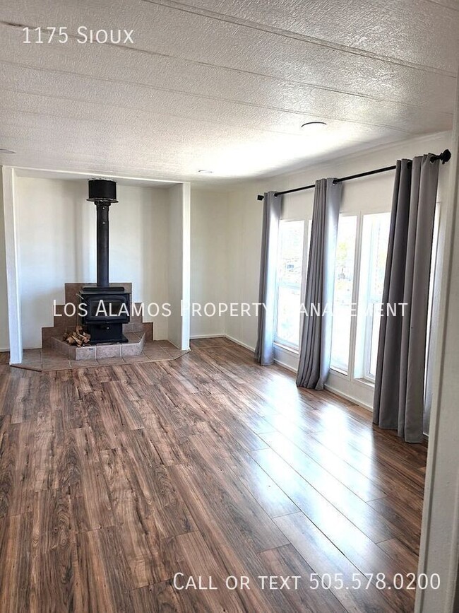 Building Photo - 1175 Sioux-